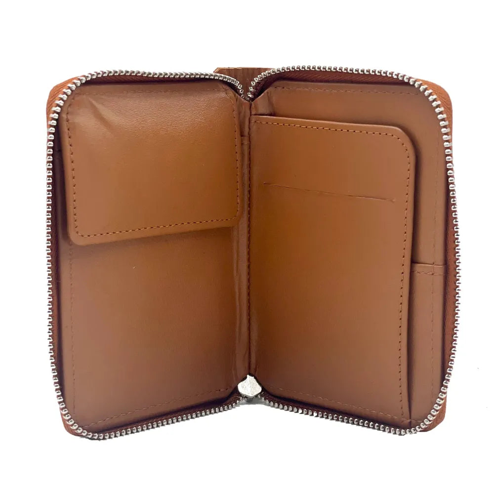 Italian leather zip wallet from Maccessori — quality gift for him or her — detail view