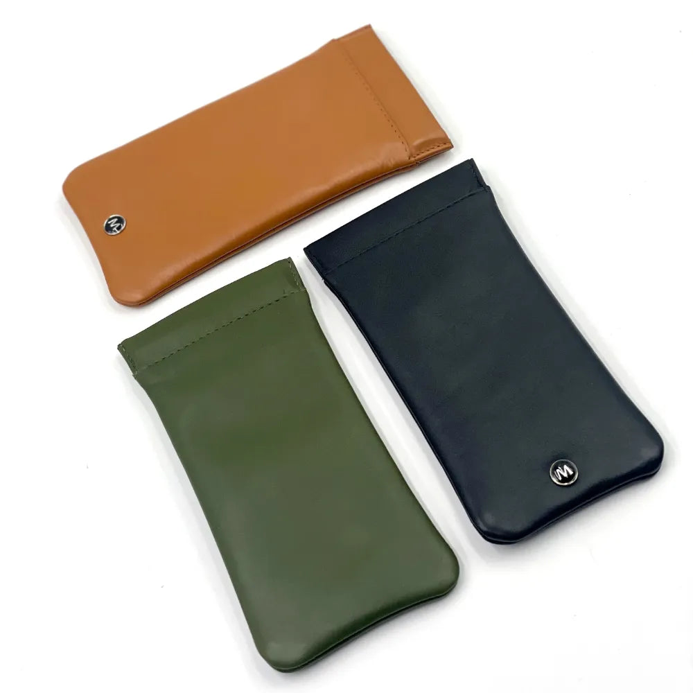 Italian leather glasses sleeve from Maccessori — stylish gift — detail view