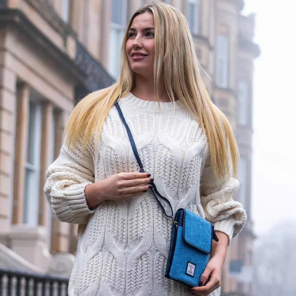 MINI CROSSBODY BAG image 1