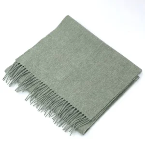 Olive woollen scarf with fringe