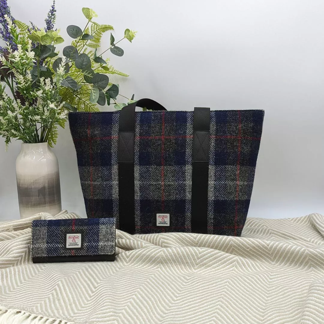 Gift Set: Shopper Bag and Envelope Purse Blue Check Harris Tweed